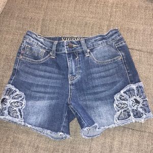 Girls jean shorts with flower details